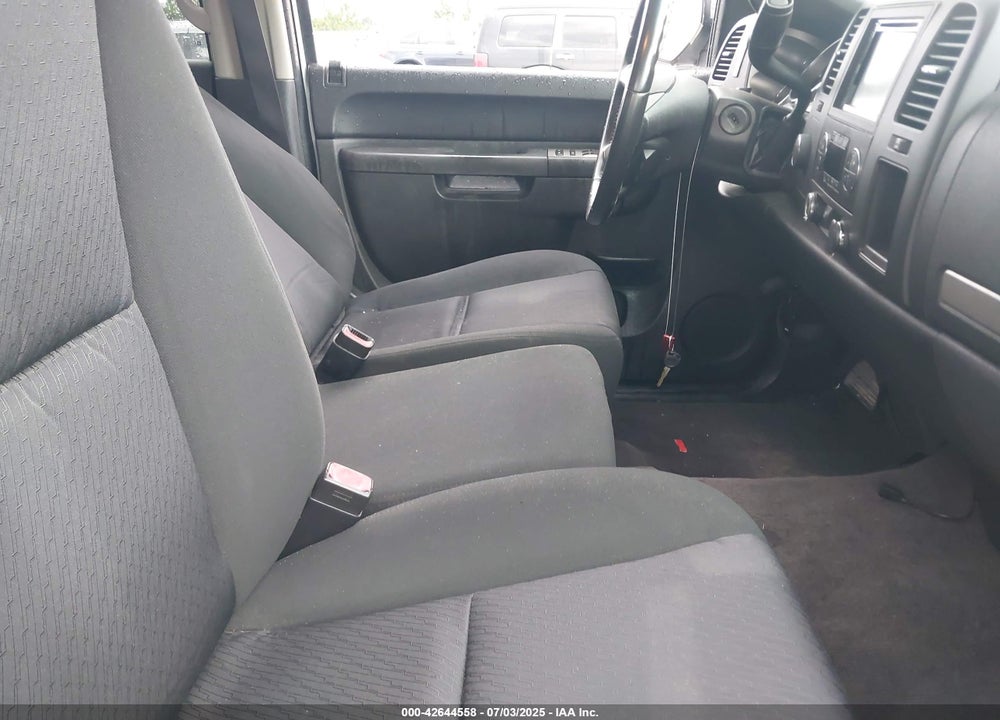 2011 CHEVROLET SILVERADO 1500 VIN: 3GCPKSE33BG187207