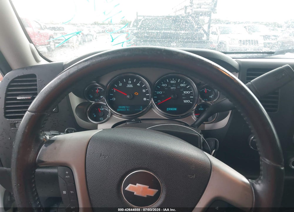 2011 CHEVROLET SILVERADO 1500 VIN: 3GCPKSE33BG187207