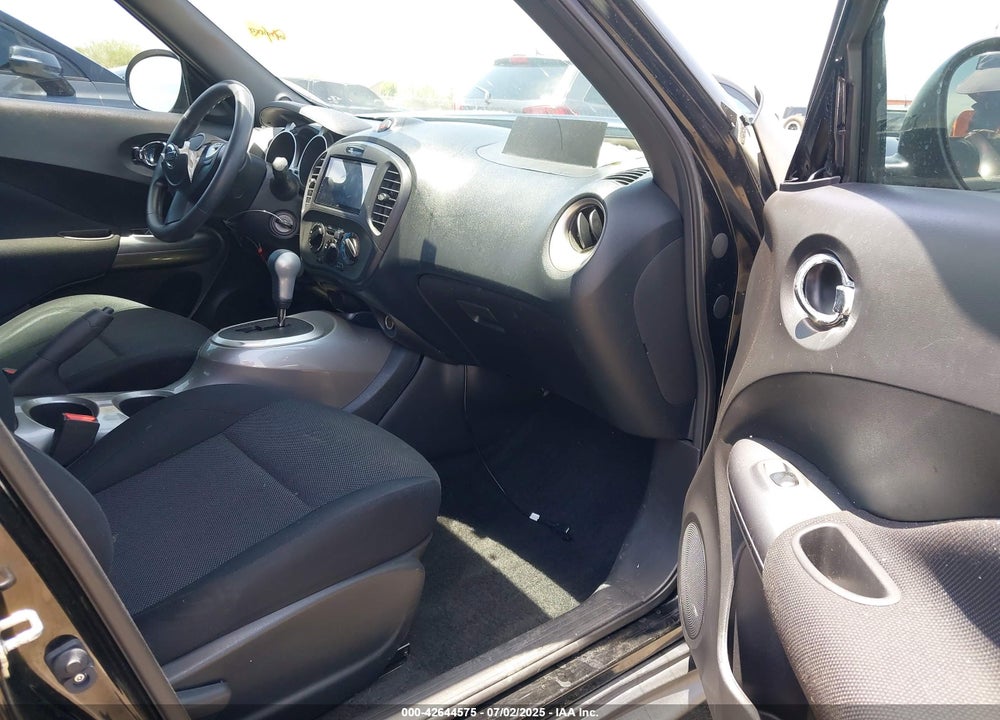 2014 NISSAN JUKE VIN: JN8AF5MRXET453805