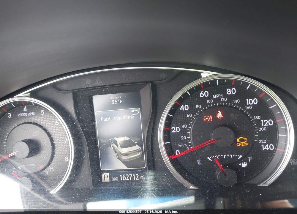 2016 TOYOTA CAMRY SE VIN: 4T1BF1FK2GU134626