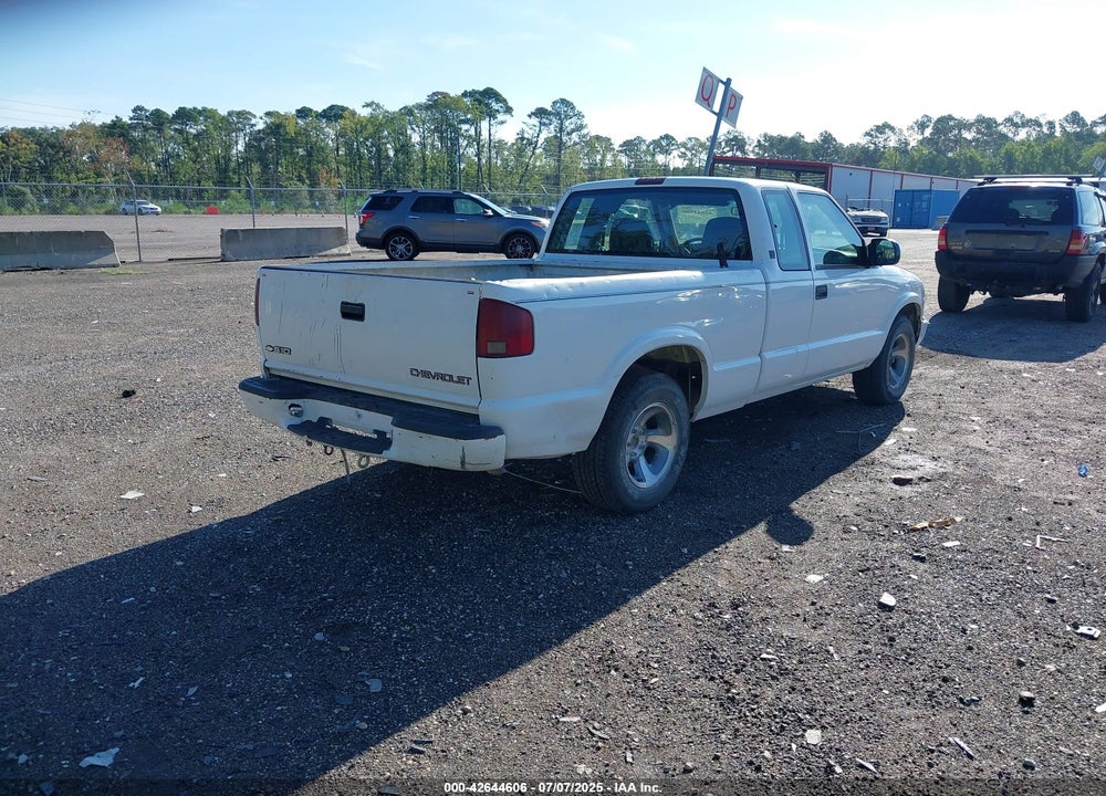 2003 GMC SONOMA SL VIN: 1GTCS19X438128888