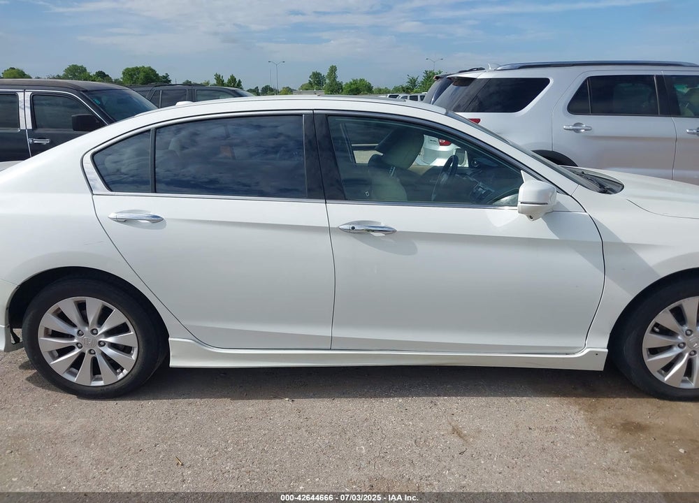 2013 HONDA ACCORD VIN: 1HGCR3F89DA014384