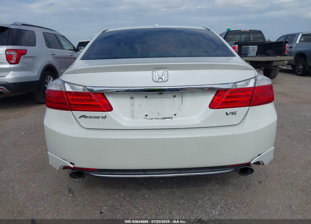 2013 HONDA ACCORD VIN: 1HGCR3F89DA014384