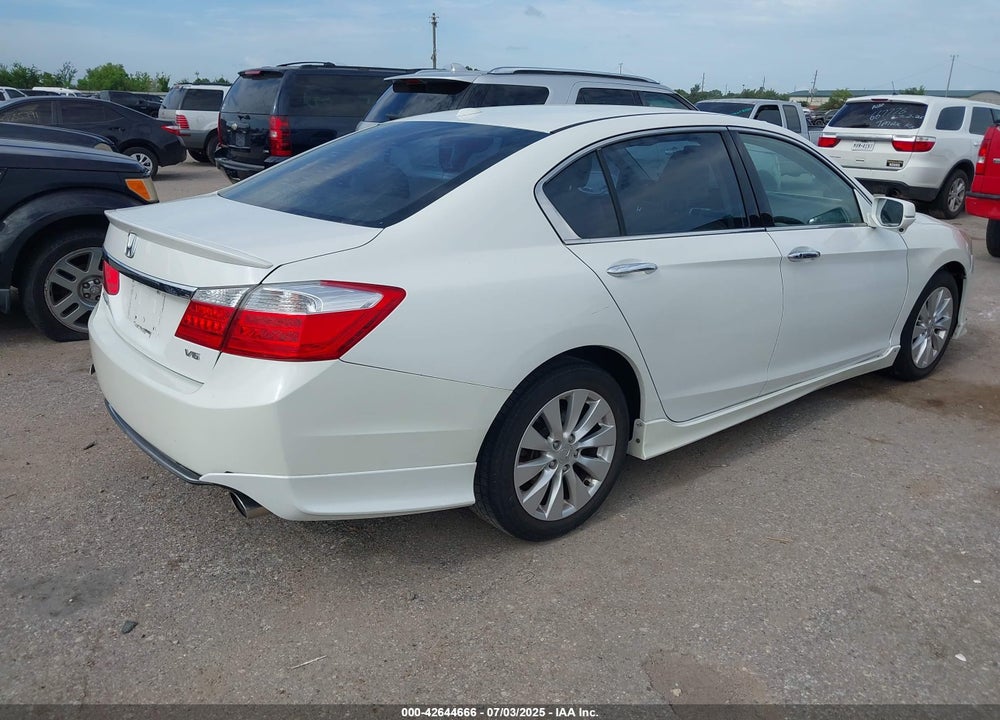 2013 HONDA ACCORD VIN: 1HGCR3F89DA014384