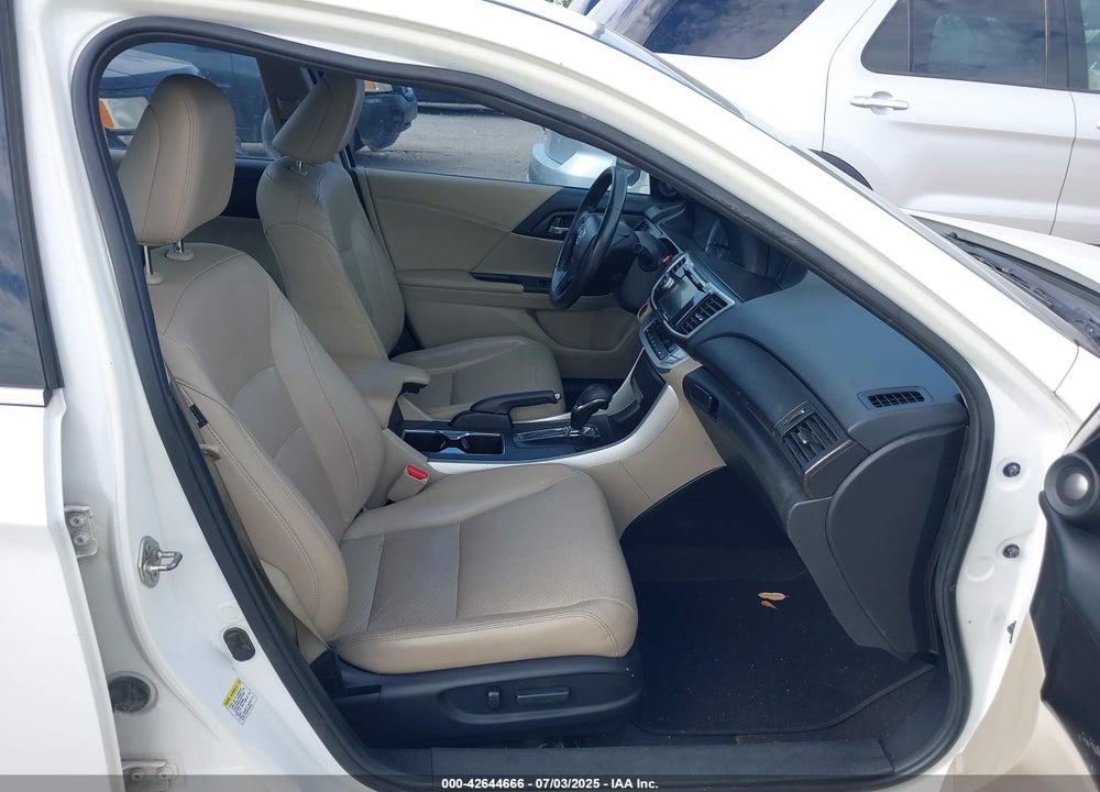 2013 HONDA ACCORD VIN: 1HGCR3F89DA014384