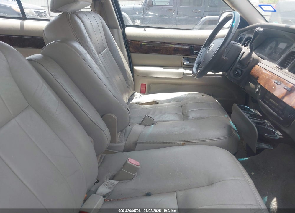 2008 MERCURY GRAND MARQUIS VIN: 2MEFM75V68X605647
