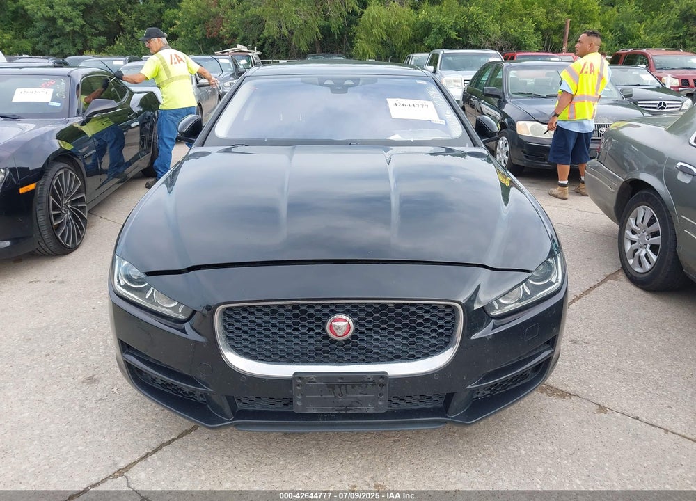 2017 JAGUAR XE VIN: SAJAE4BN8HA972992