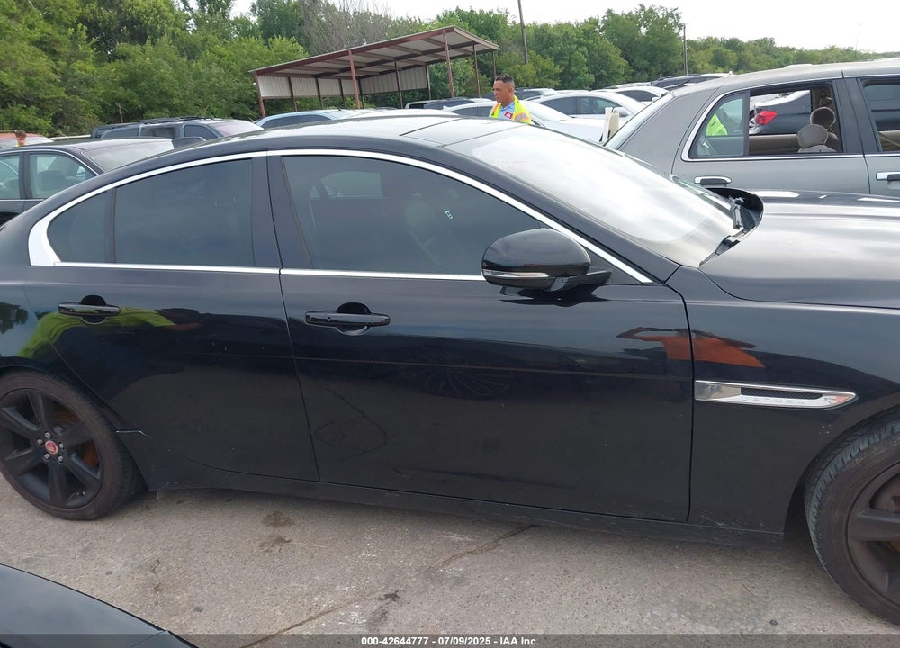 2017 JAGUAR XE VIN: SAJAE4BN8HA972992
