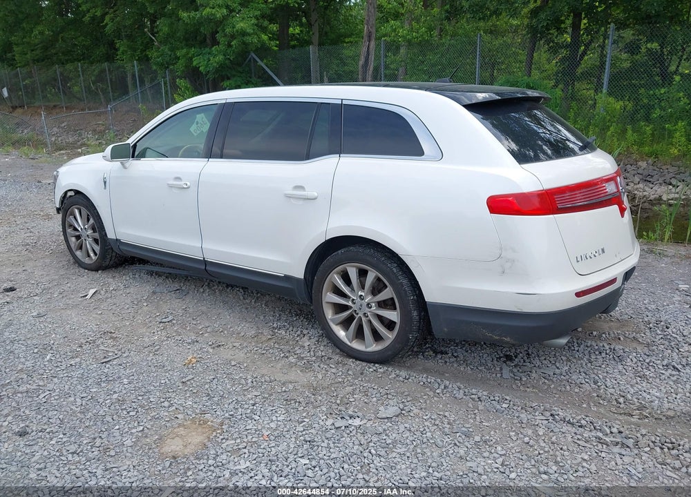 2012 LINCOLN MKT VIN: 2LMHJ5ATXCBL52902