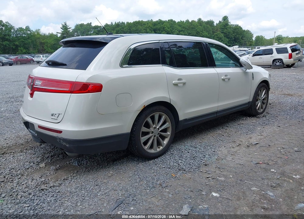 2012 LINCOLN MKT VIN: 2LMHJ5ATXCBL52902