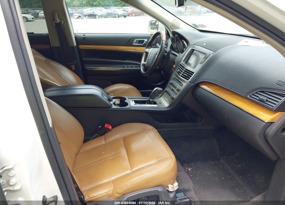 2012 LINCOLN MKT VIN: 2LMHJ5ATXCBL52902