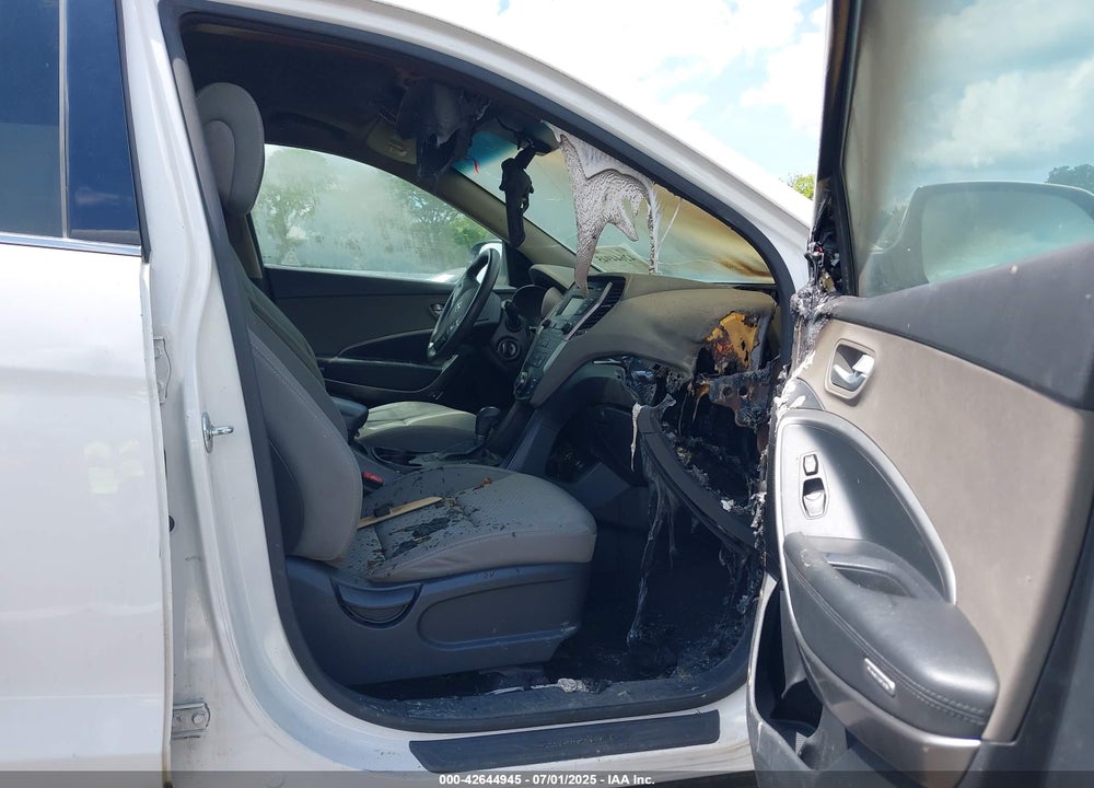 2016 HYUNDAI SANTA FE VIN: KM8SMDHF3GU151619