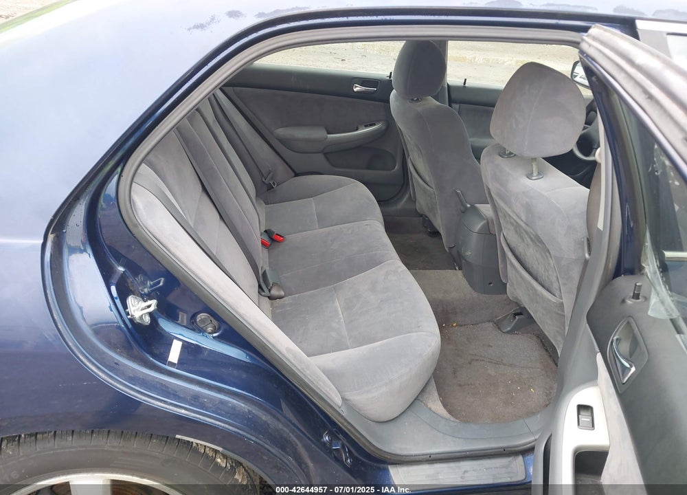 2003 HONDA ACCORD 2.4 EX VIN: JHMCM56603C067418