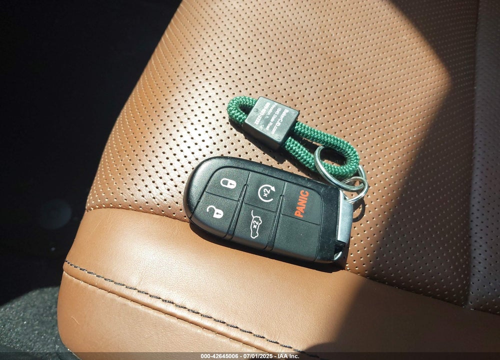 2019 JEEP GRAND CHEROKEE VIN: 1C4RJFJT1KC785744