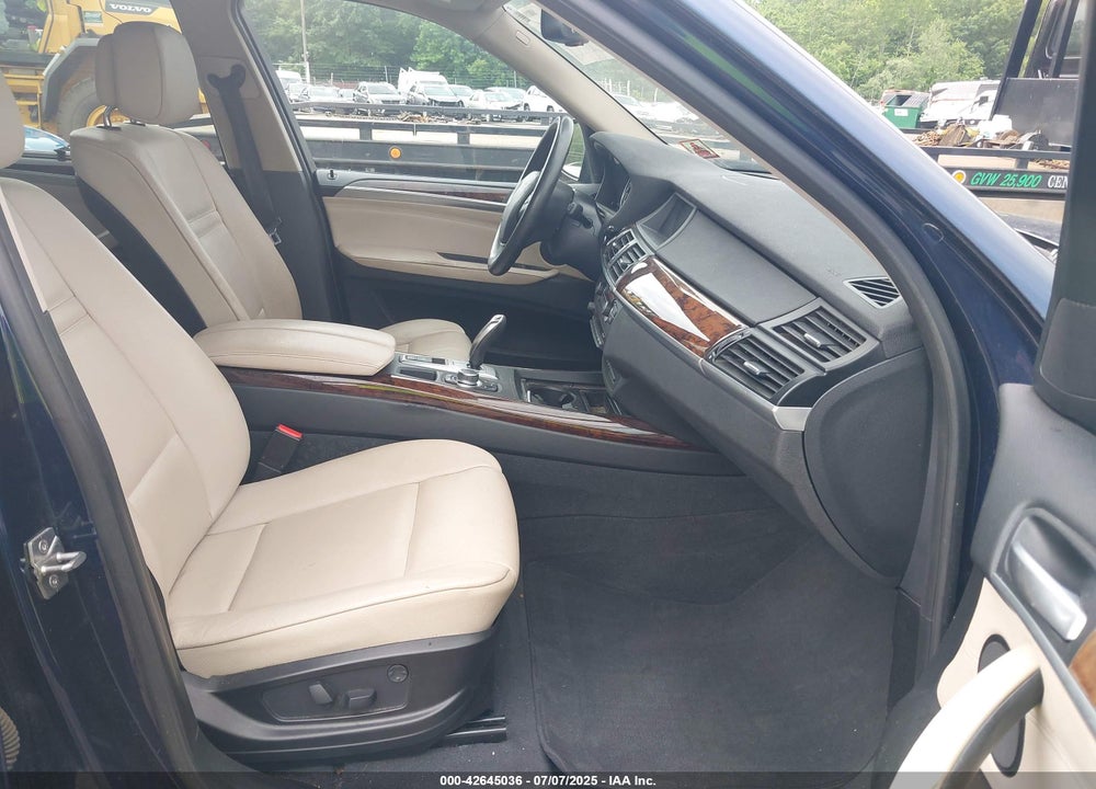 2011 BMW X5 VIN: 5UXZV4C50BL738078