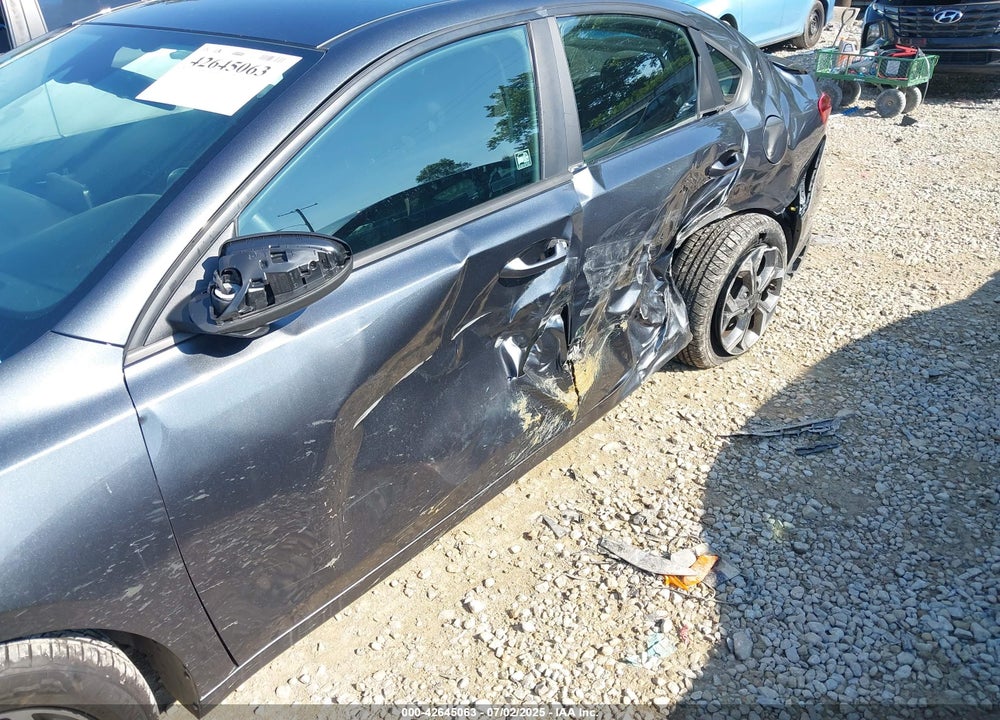 2021 KIA FORTE VIN: 3KPF24AD9ME271598