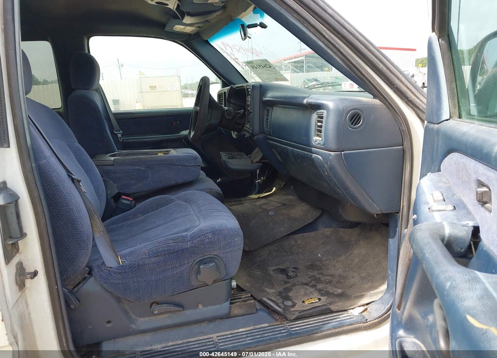 1999 CHEVROLET SILVERADO 1500 LS VIN: 2GCEC19V9X1217790