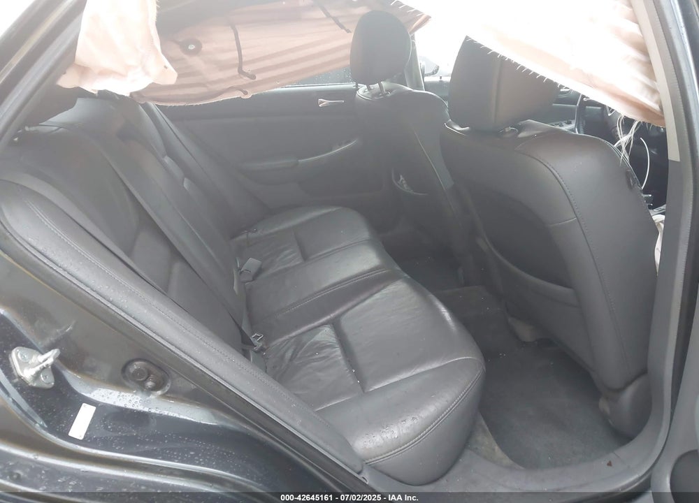 2005 HONDA ACCORD 3.0 EX VIN: 1HGCM66815A026188