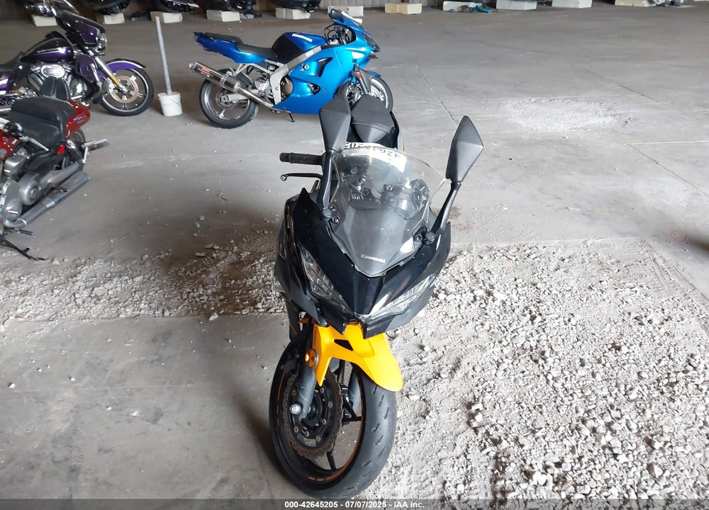 2018 KAWASAKI EX400 VIN: JKAEXKG18JDA08947
