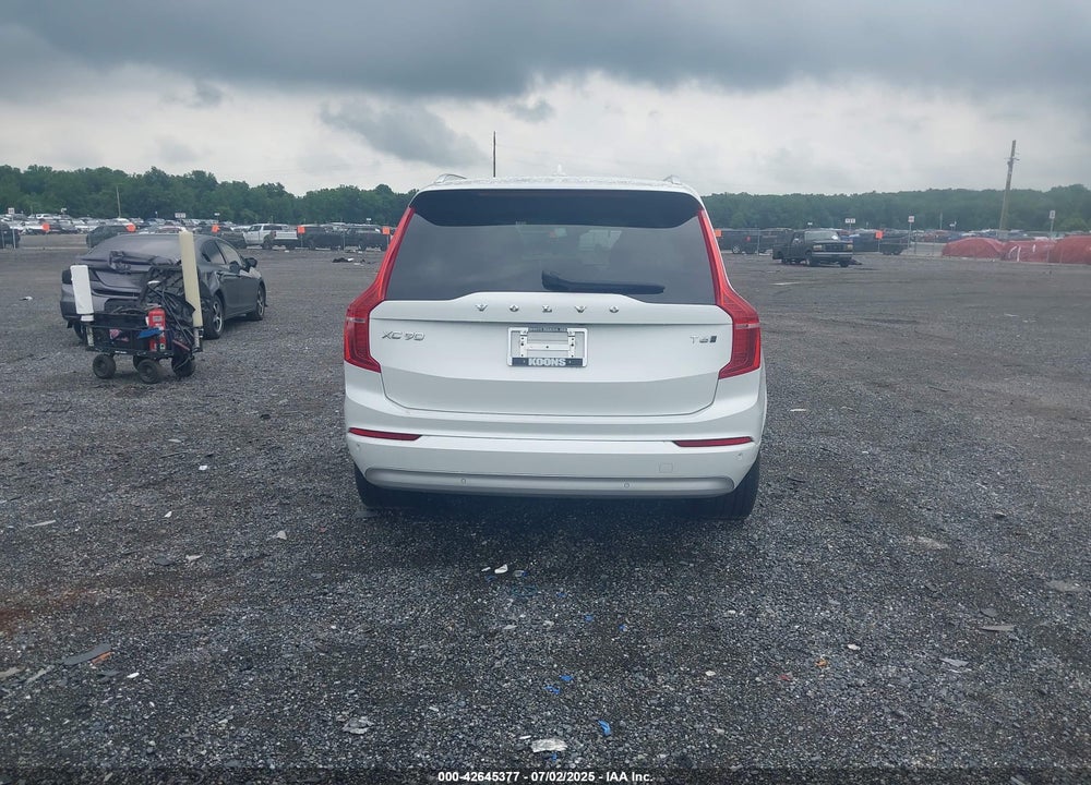2022 VOLVO XC90 T6 MOMENTUM 7 PASSENGER VIN: YV4A22PK3N1869871