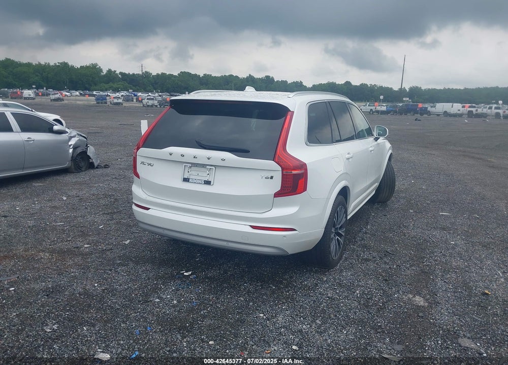 2022 VOLVO XC90 T6 MOMENTUM 7 PASSENGER VIN: YV4A22PK3N1869871