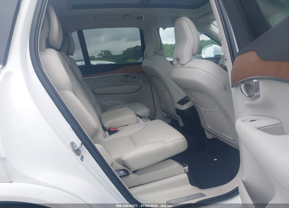 2022 VOLVO XC90 T6 MOMENTUM 7 PASSENGER VIN: YV4A22PK3N1869871