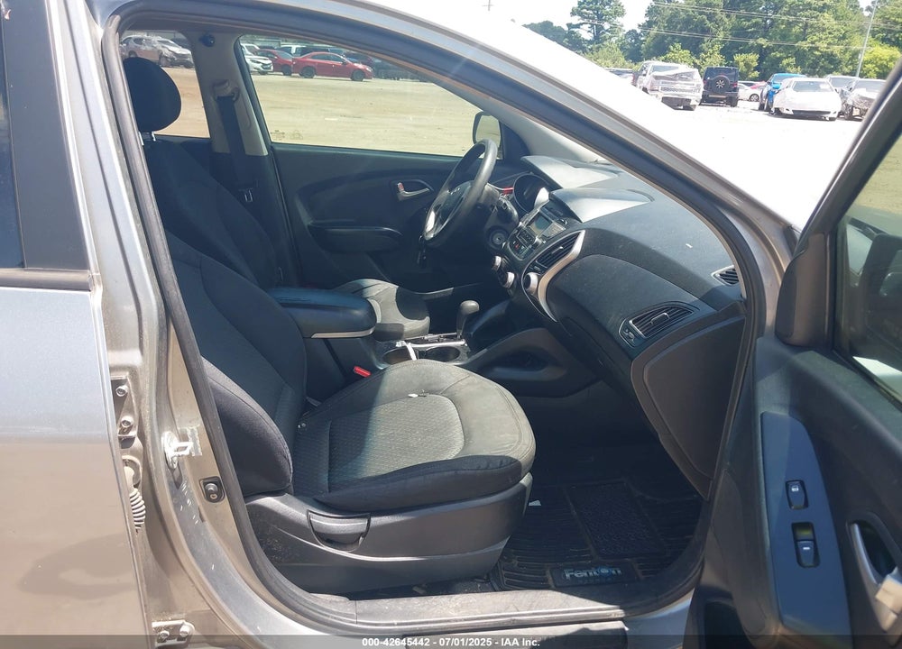 2013 HYUNDAI TUCSON GL VIN: KM8JT3AB4DU775294