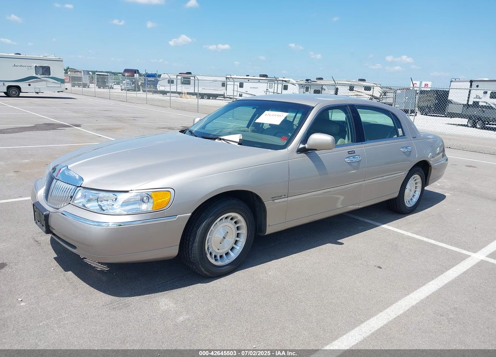 1999 LINCOLN TOWN CAR EXECUTIVE VIN: 1LNHM81W4XY681070