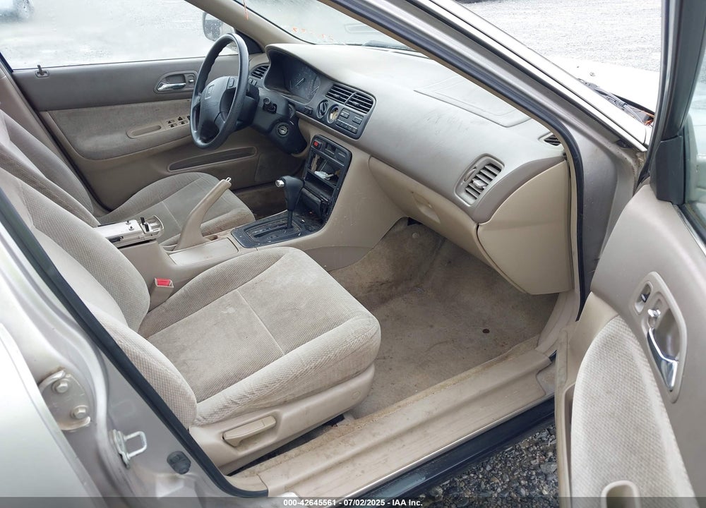 1996 HONDA ACCORD LX/EX VIN: 1HGCD5638TA291539