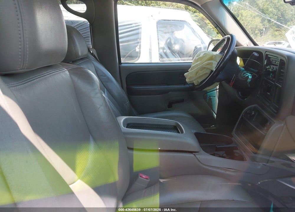 2003 CHEVROLET SUBURBAN 1500 LT VIN: 3GNEC16ZX3G299562