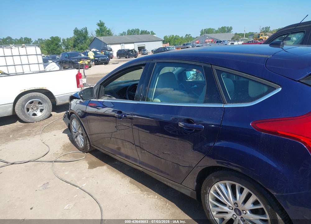 2016 FORD FOCUS VIN: 1FADP3N23GL231613