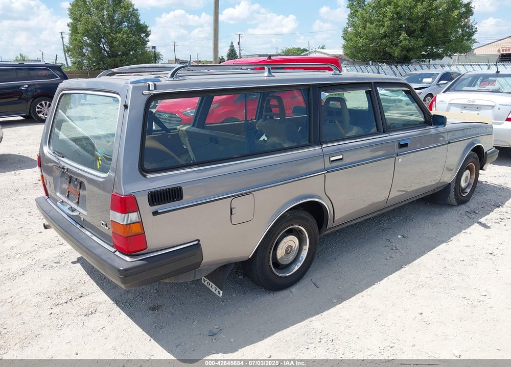 1984 VOLVO 245 DL/GL VIN: YV1AX8852E1523885