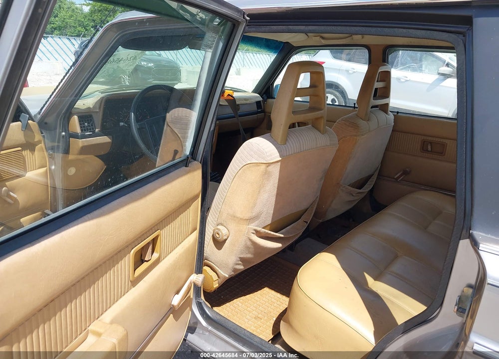 1984 VOLVO 245 DL/GL VIN: YV1AX8852E1523885