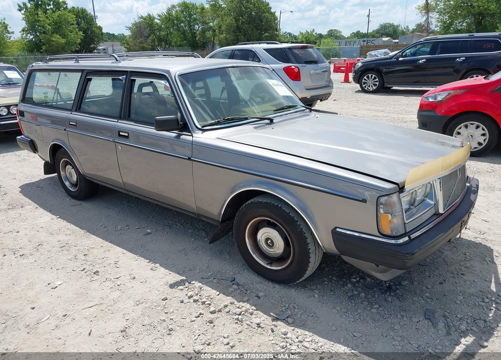1984 VOLVO 245 DL/GL VIN: YV1AX8852E1523885
