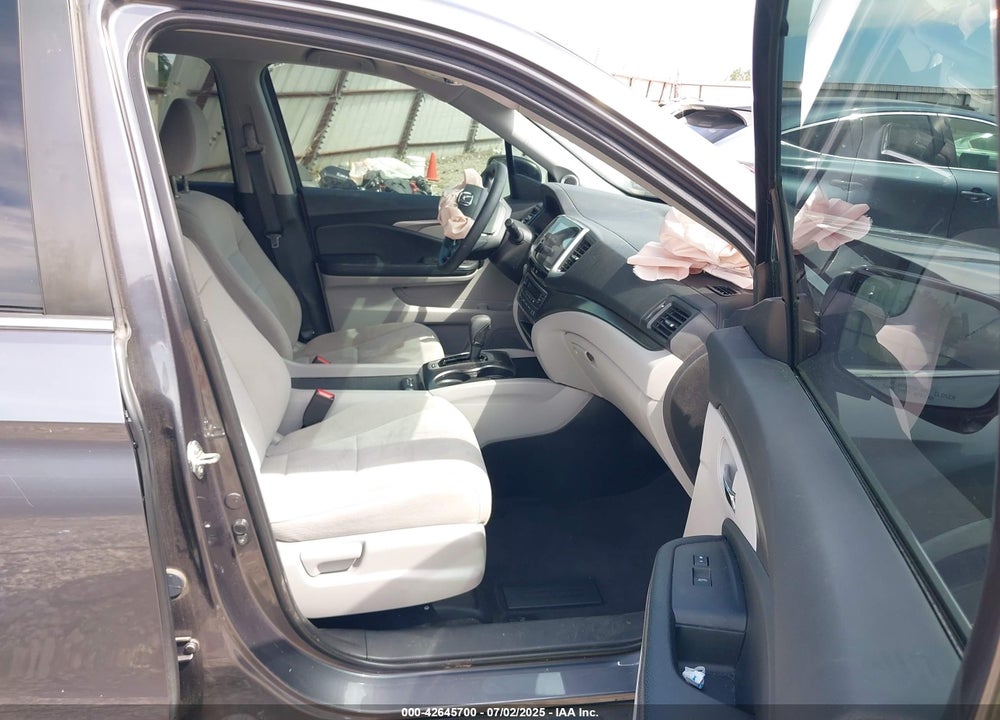 2018 HONDA PILOT EX VIN: 5FNYF5H37JB012551