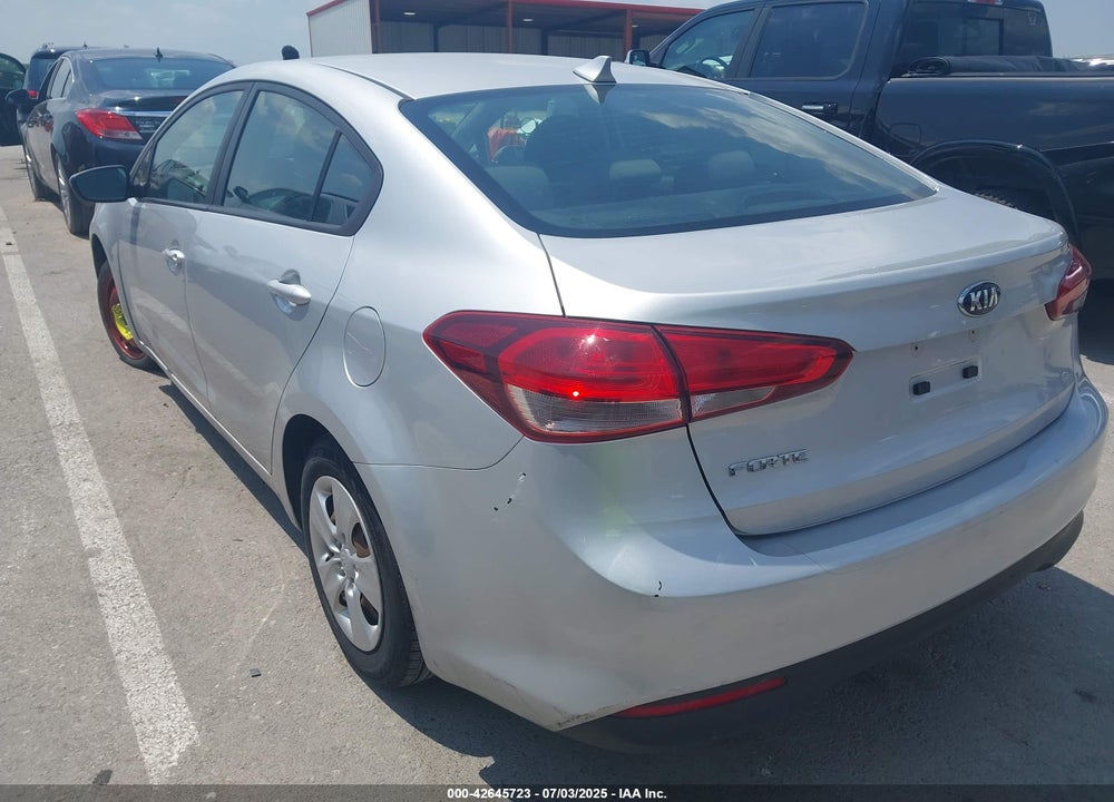 2017 KIA FORTE VIN: 3KPFK4A78HE158807