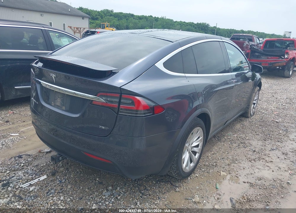 2016 TESLA MODEL X VIN: 5YJXCBE26GF008806