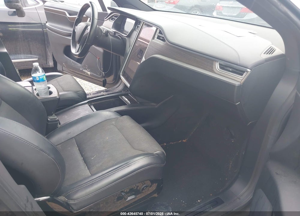 2016 TESLA MODEL X VIN: 5YJXCBE26GF008806