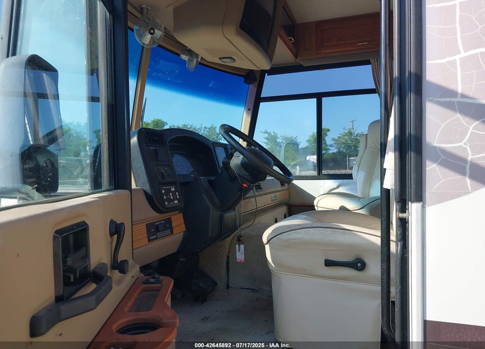 2000 FORD F550 VIN: 3FCNF53S8YJA05942