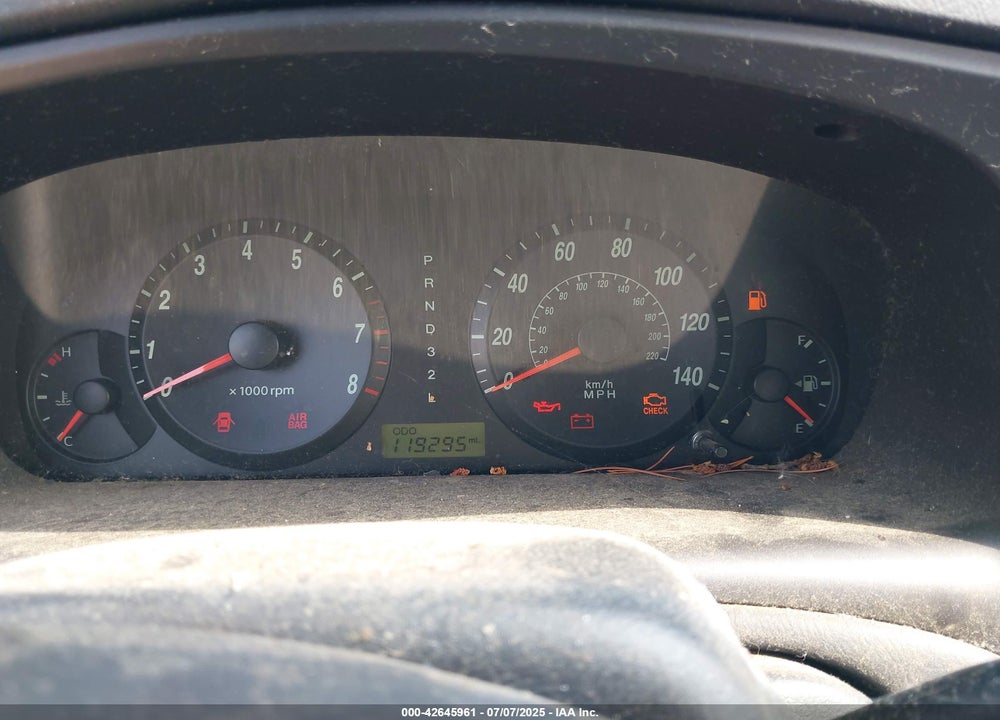 2005 HYUNDAI ELANTRA GLS/GT VIN: KMHDN46D75U950579