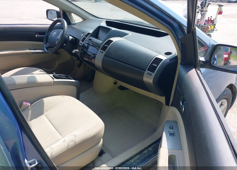 2005 TOYOTA PRIUS VIN: JTDKB20U257030679