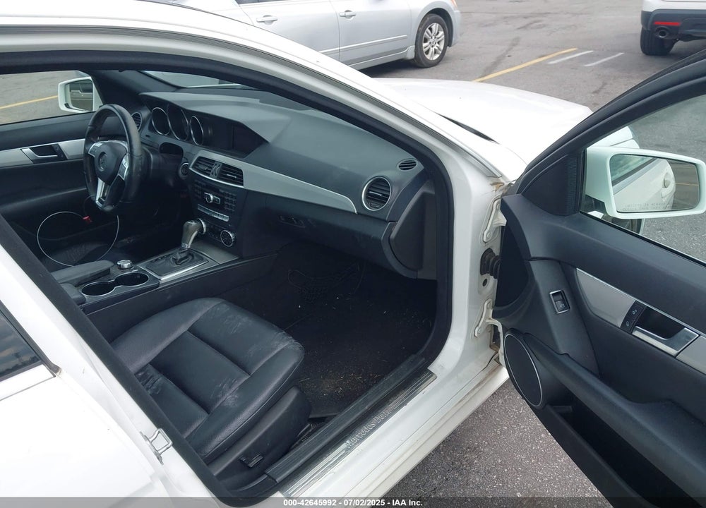 2013 MERCEDES-BENZ C CLASS VIN: WDDGF8AB8DR287316