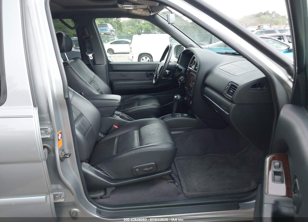 2001 NISSAN PATHFINDER LE VIN: JN8DR09Y91W590332