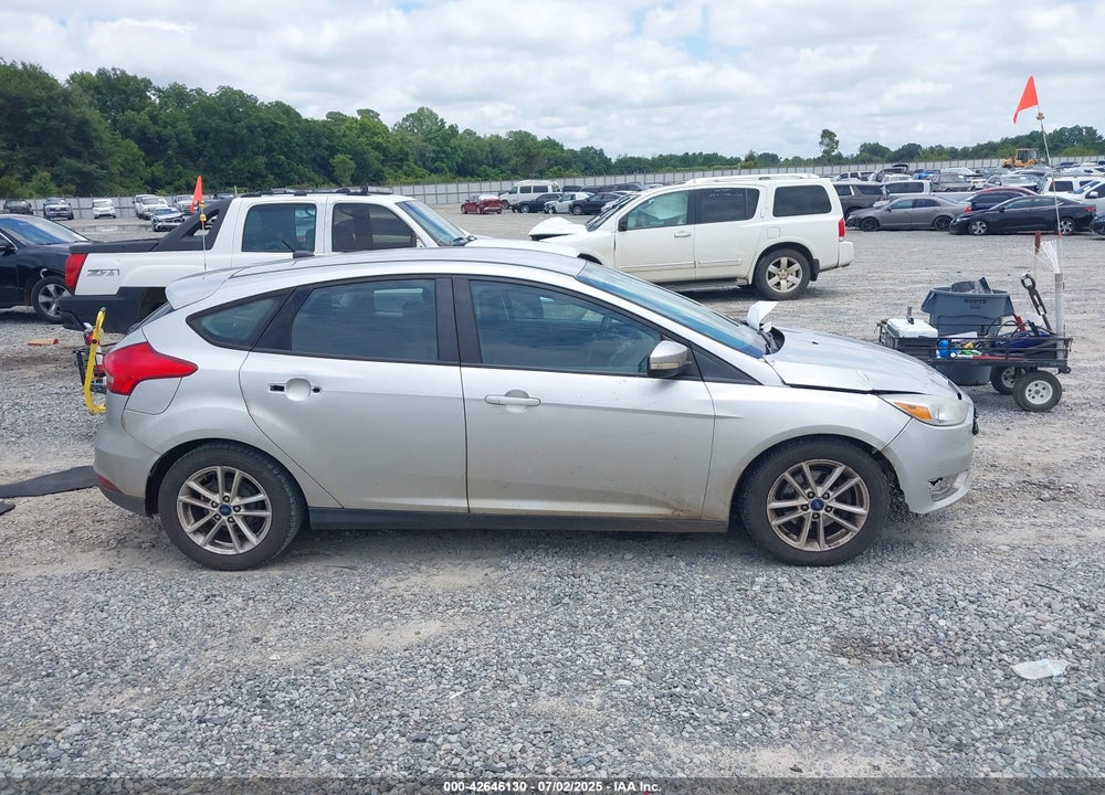 2015 FORD FOCUS SE VIN: 1FADP3K21FL277640