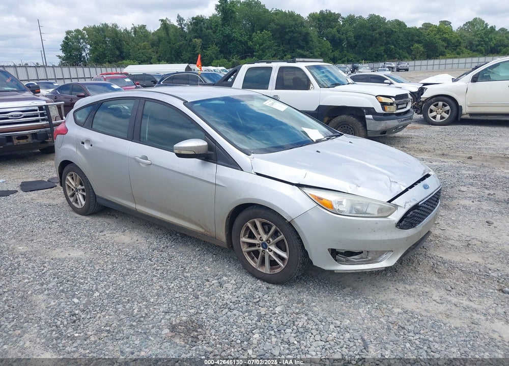 2015 FORD FOCUS SE VIN: 1FADP3K21FL277640