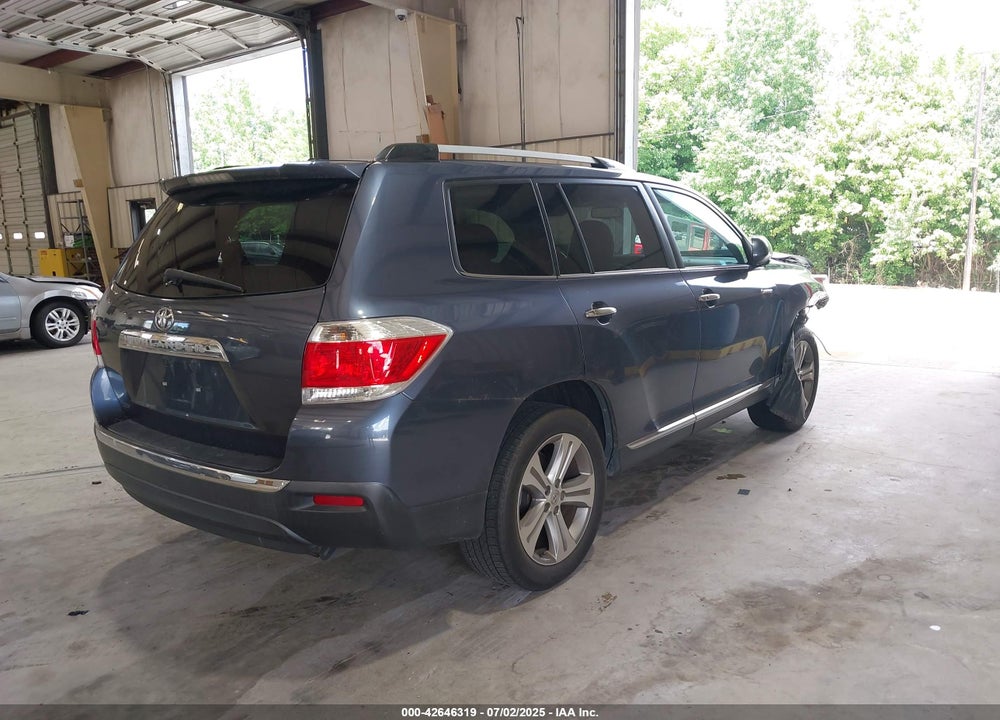 2011 TOYOTA HIGHLANDER LIMITED V6 VIN: 5TDYK3EH8BS026066