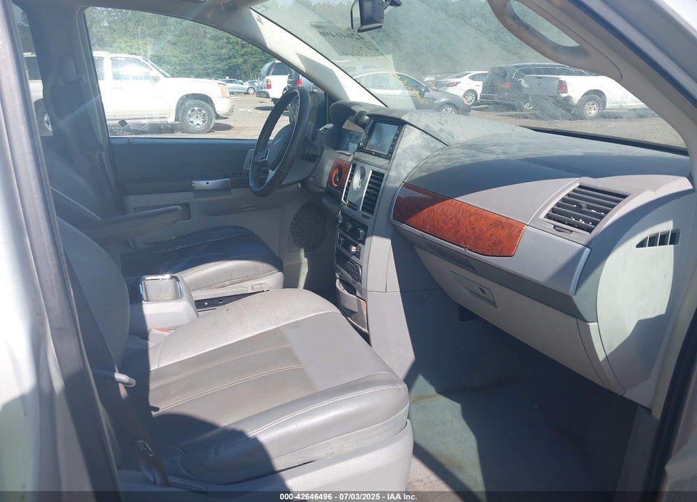 2008 CHRYSLER TOWN & COUNTRY TOURING VIN: 2A8HR54P18R716946