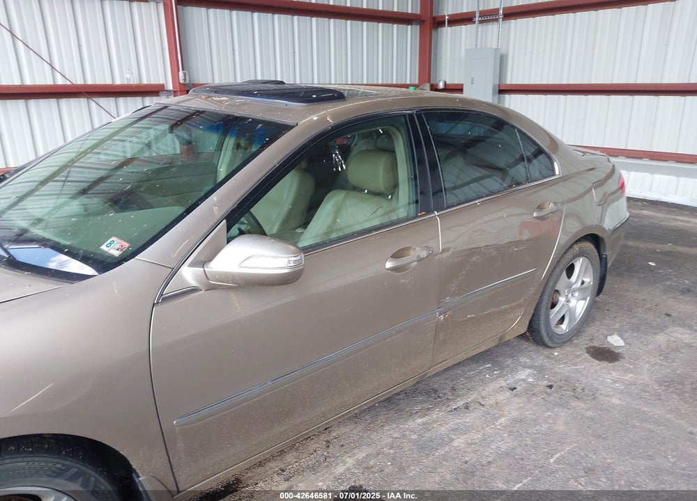 2006 ACURA RL VIN: JH4KB16516C010442