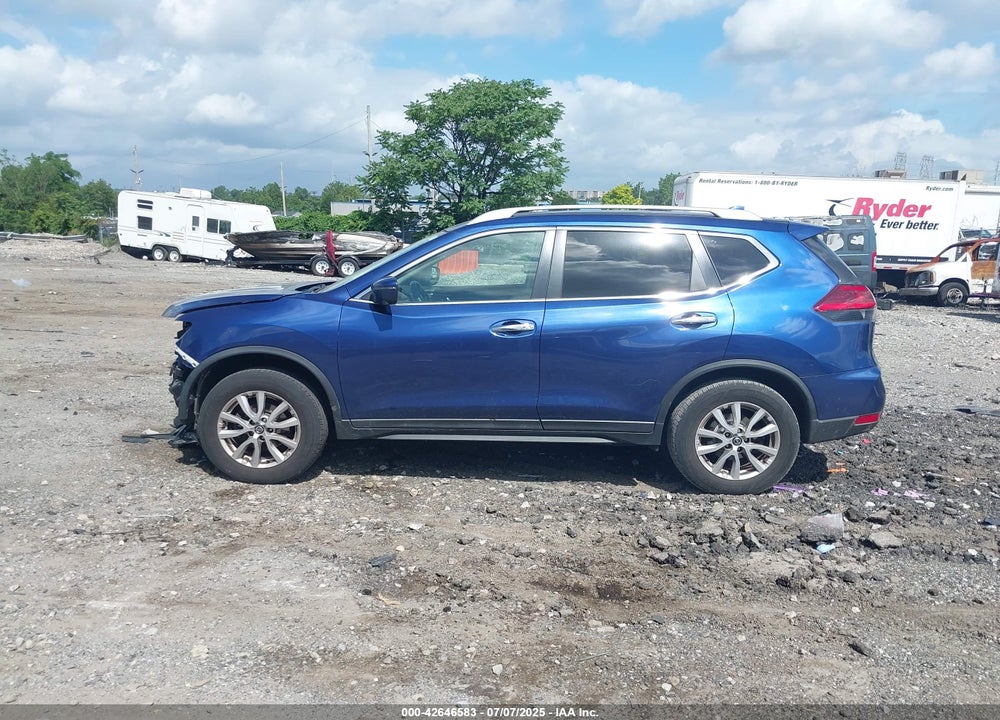 2017 NISSAN ROGUE VIN: 5N1AT2MV1HC793831