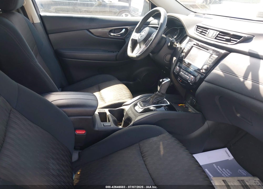 2017 NISSAN ROGUE VIN: 5N1AT2MV1HC793831